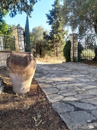 Image No.27-4 Bed House for sale