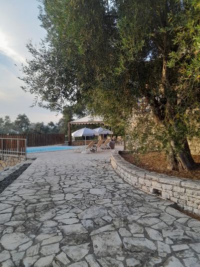 Image No.7-4 Bed House for sale