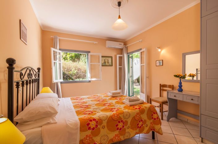 Image No.9-4 Bed House for sale