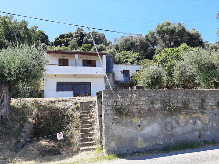 Image No.2-4 Bed House for sale