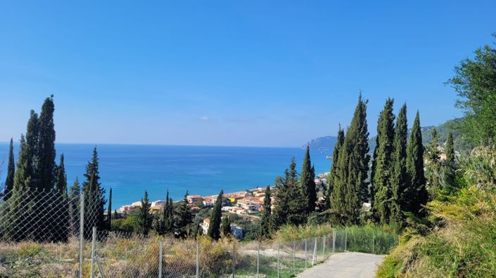 Image No.10-4 Bed House for sale