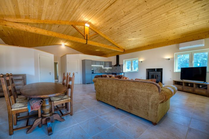 Image No.10-4 Bed Property for sale