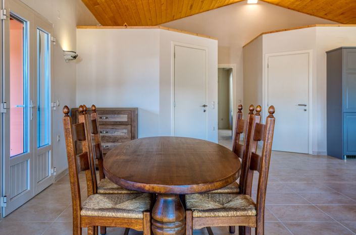 Image No.11-4 Bed Property for sale