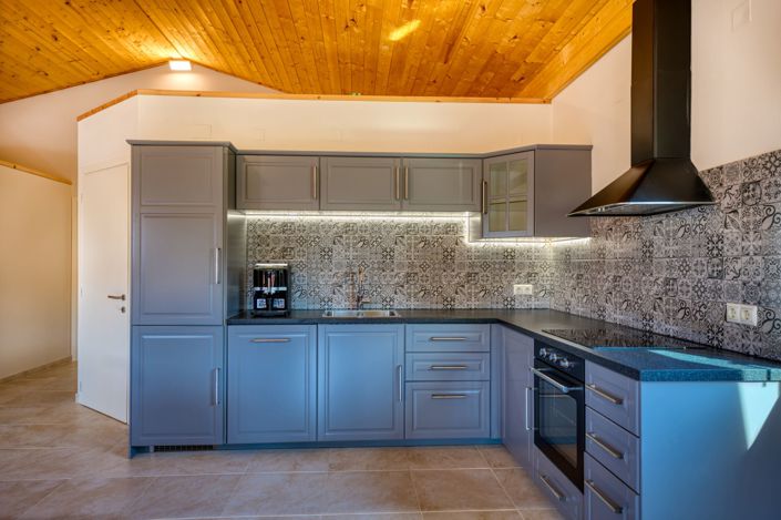 Image No.12-4 Bed Property for sale