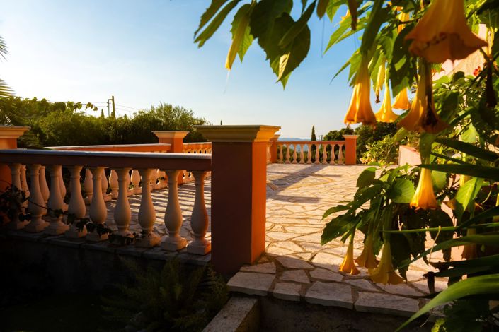 Image No.17-4 Bed Property for sale