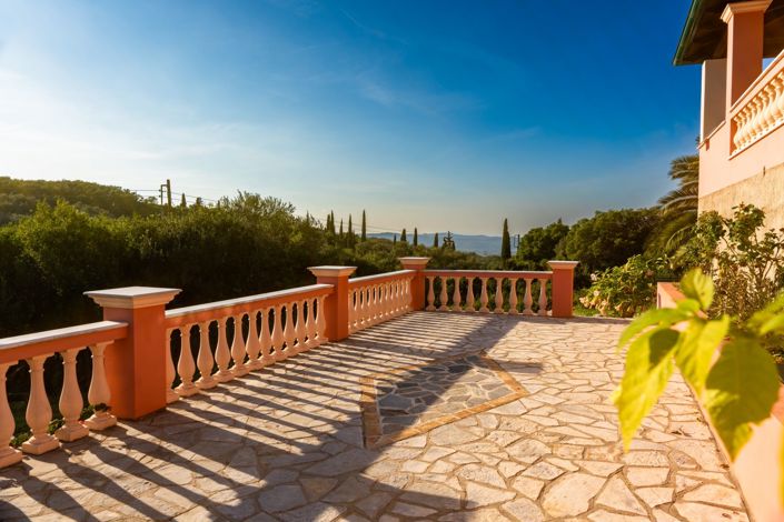 Image No.18-4 Bed Property for sale