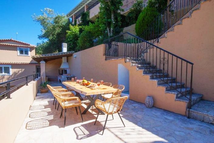 Image No.13-8 Bed House for sale