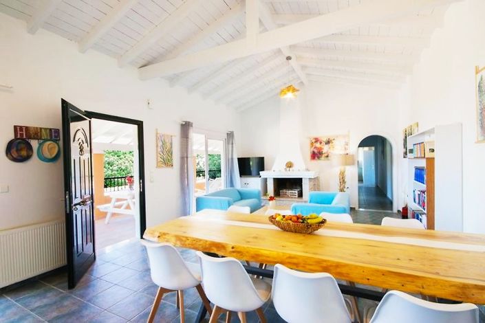 Image No.4-8 Bed House for sale