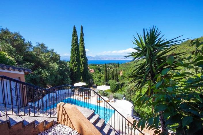 Image No.8-8 Bed House for sale