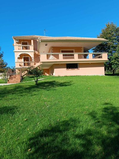 Image No.2-5 Bed House for sale