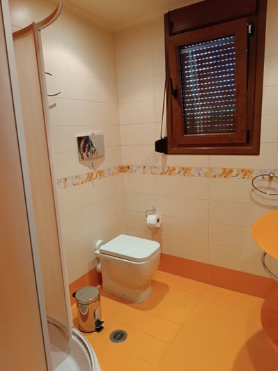 Image No.5-5 Bed House for sale