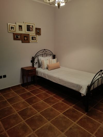 Image No.7-5 Bed House for sale