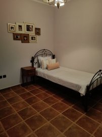 img-24196fb7f8a9b25b0ca903b118c7e843-v-1