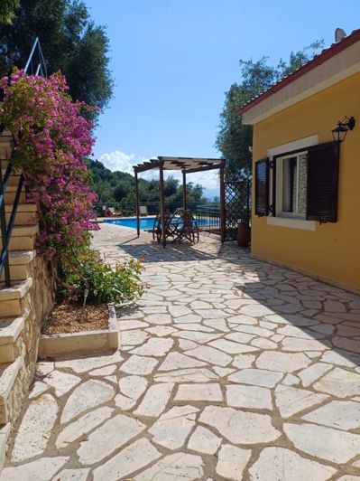 Image No.24-6 Bed House for sale