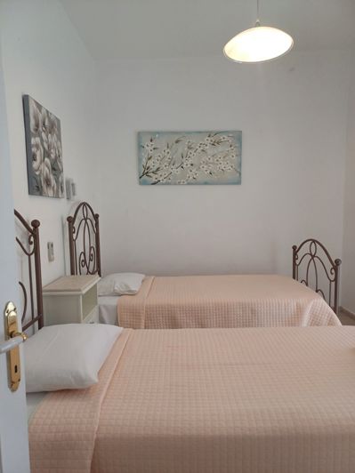 Image No.31-6 Bed House for sale