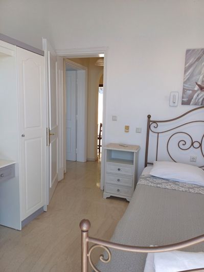 Image No.41-6 Bed House for sale