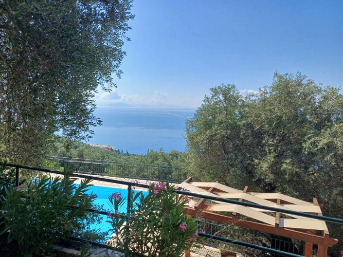 Image No.5-6 Bed House for sale