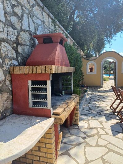 Image No.52-6 Bed House for sale