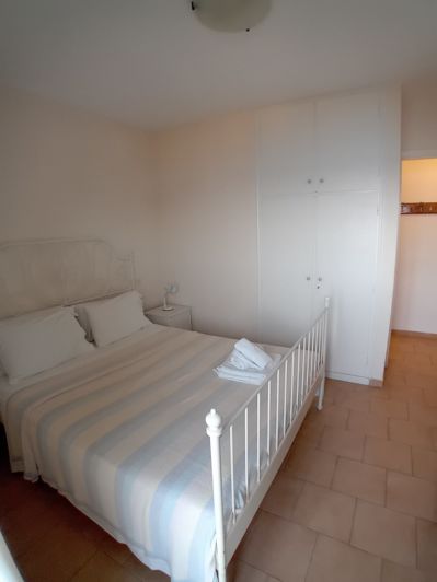 Image No.24-3 Bed Apartment for sale