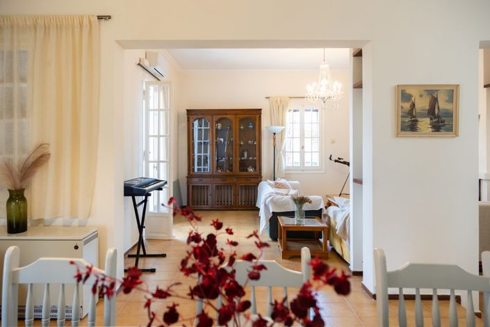 Image No.18-3 Bed House for sale