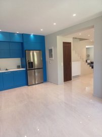 img-7586ef1eed0088d4e64b805e087c9849-v