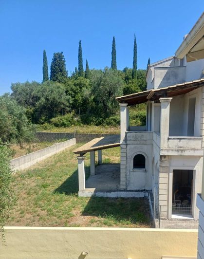 Image No.13-3 Bed House for sale