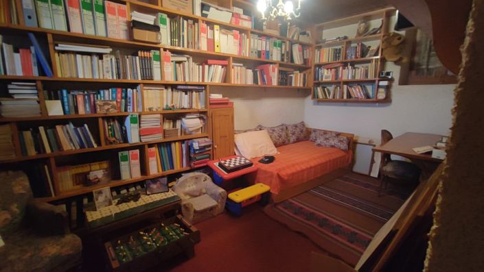 Image No.17-5 Bed House for sale