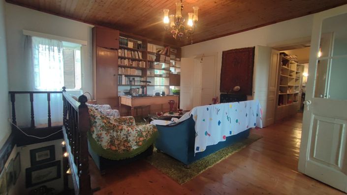 Image No.18-5 Bed House for sale