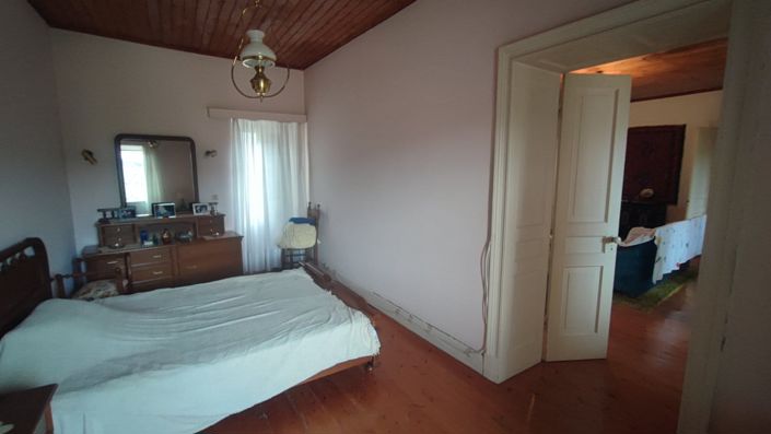 Image No.19-5 Bed House for sale