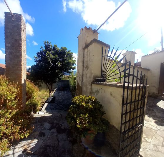 Image No.7-5 Bed House for sale