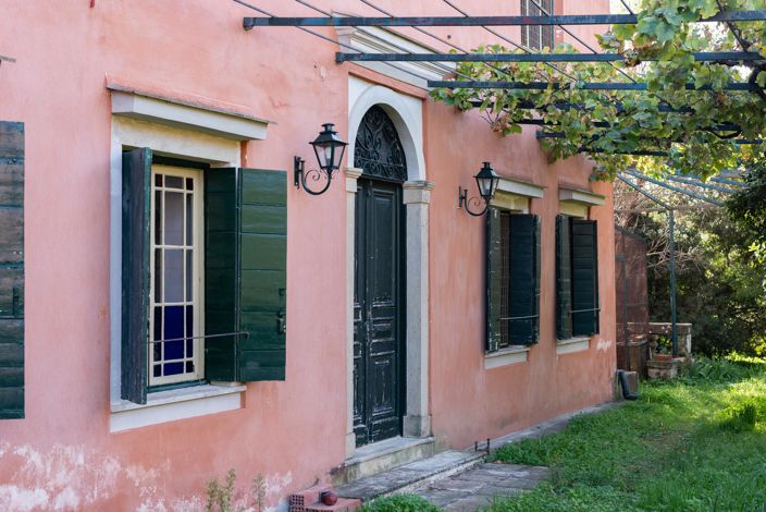 Image No.2-5 Bed House for sale