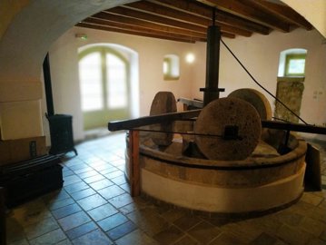 5706421022375154732445623923872268970622976n