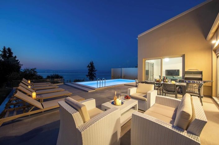 Image No.12-6 Bed House for sale