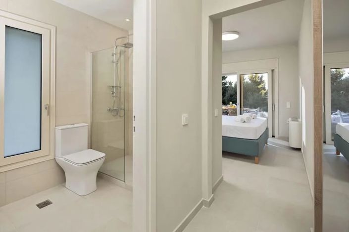 Image No.19-6 Bed House for sale