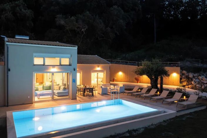 Image No.5-6 Bed House for sale