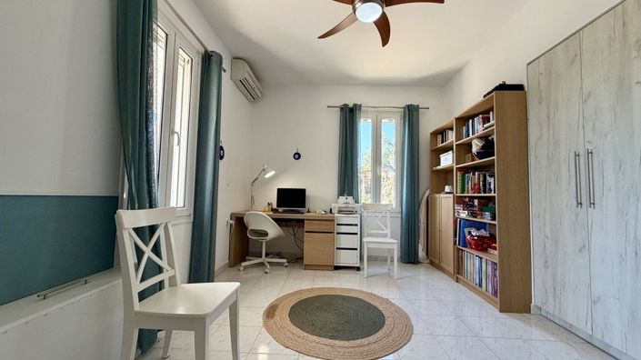 Image No.12-5 Bed House for sale