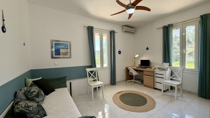 Image No.14-5 Bed House for sale