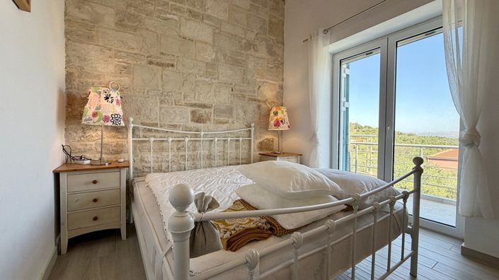 Image No.20-5 Bed House for sale