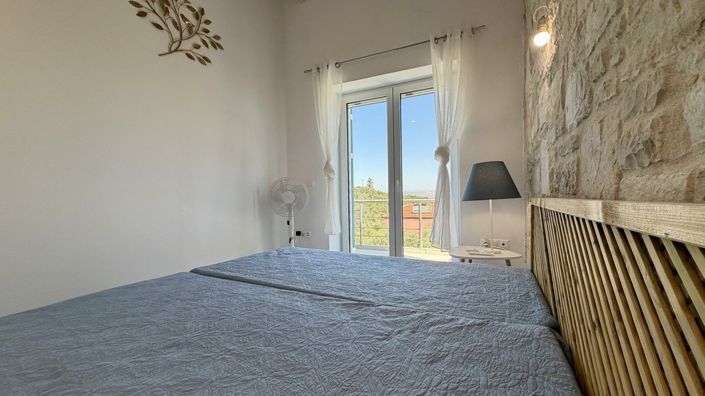 Image No.24-5 Bed House for sale
