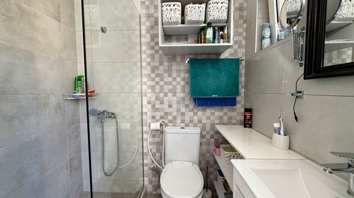 Image No.7-5 Bed House for sale