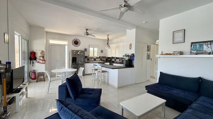 Image No.8-5 Bed House for sale