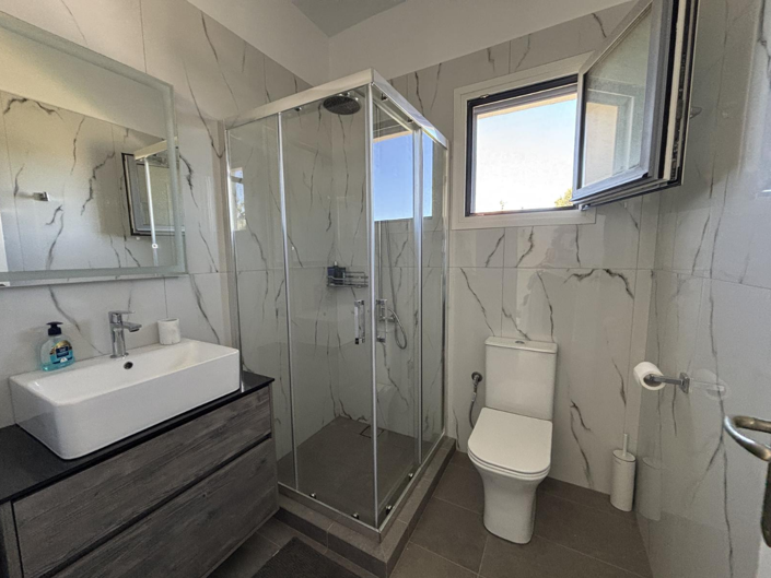Image No.8-3 Bed House for sale
