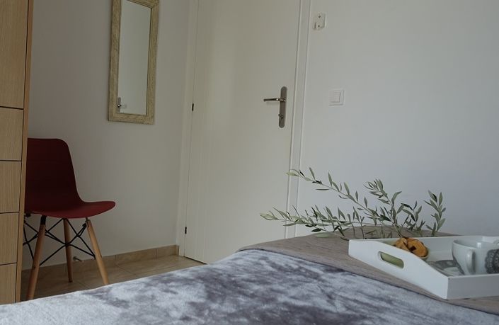 Image No.10-2 Bed Property for sale
