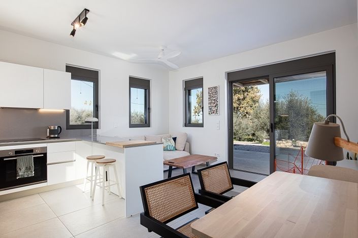 Image No.18-12 Bed House for sale