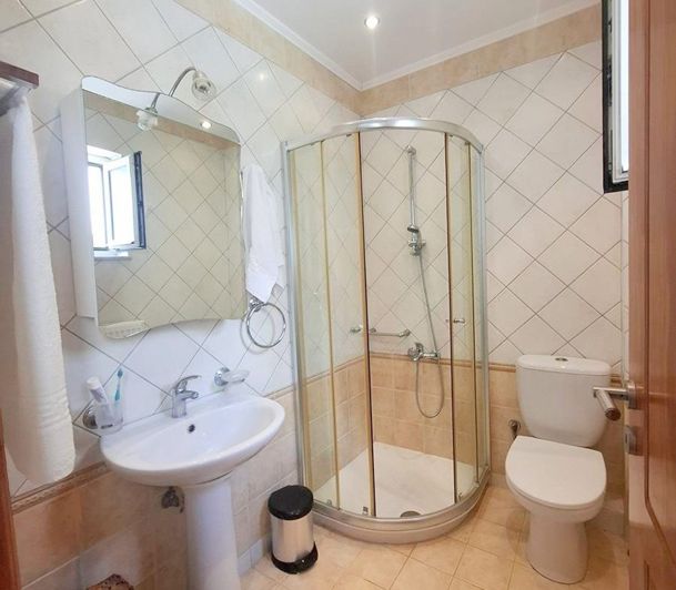 Image No.24-2 Bed House for sale