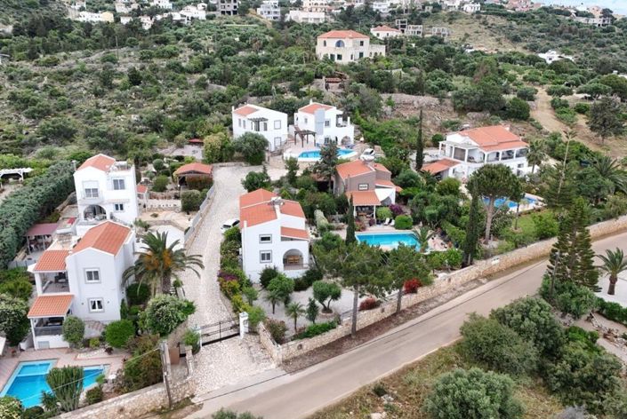 Image No.9-2 Bed House for sale