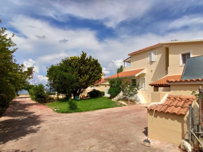 Image No.10-4 Bed House for sale