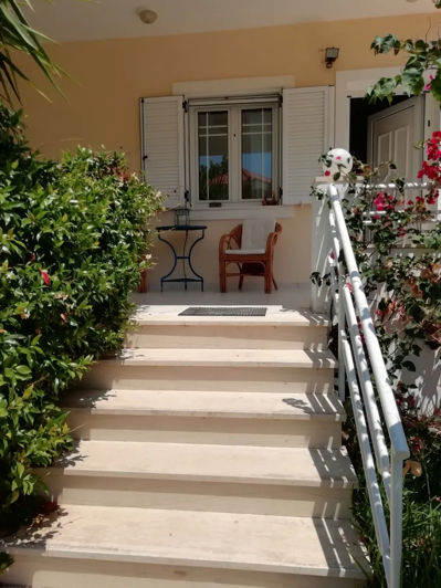 Image No.17-4 Bed House for sale