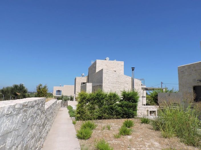 Image No.11-2 Bed House for sale