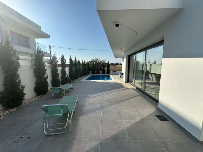 Image No.13-4 Bed House for sale